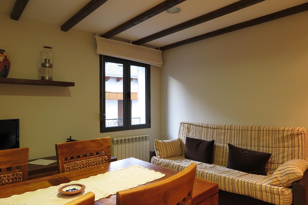 Apartamentos Casa Pochetas Bielsa Szoba fotó